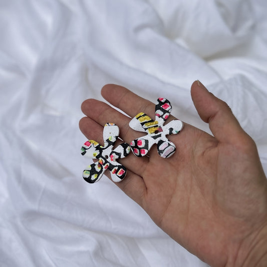 Organic Flower Pink White Stud Earrings 